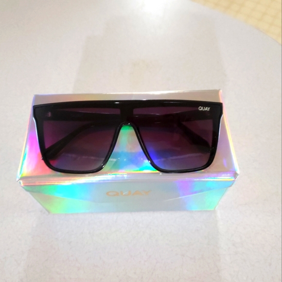 Quay NIGHTFALL Sunglasses - Picture 2 of 5